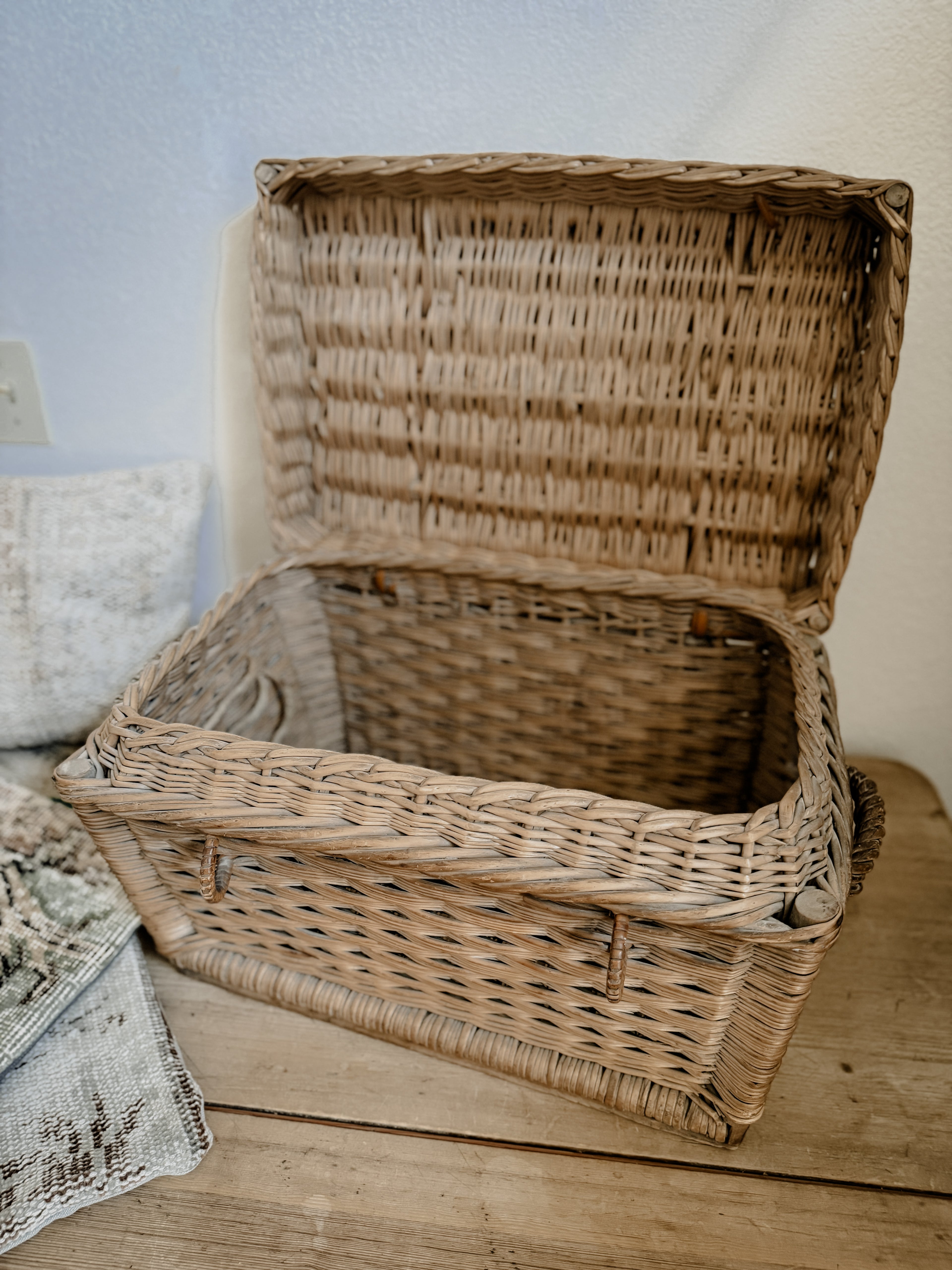 French basket trunk
