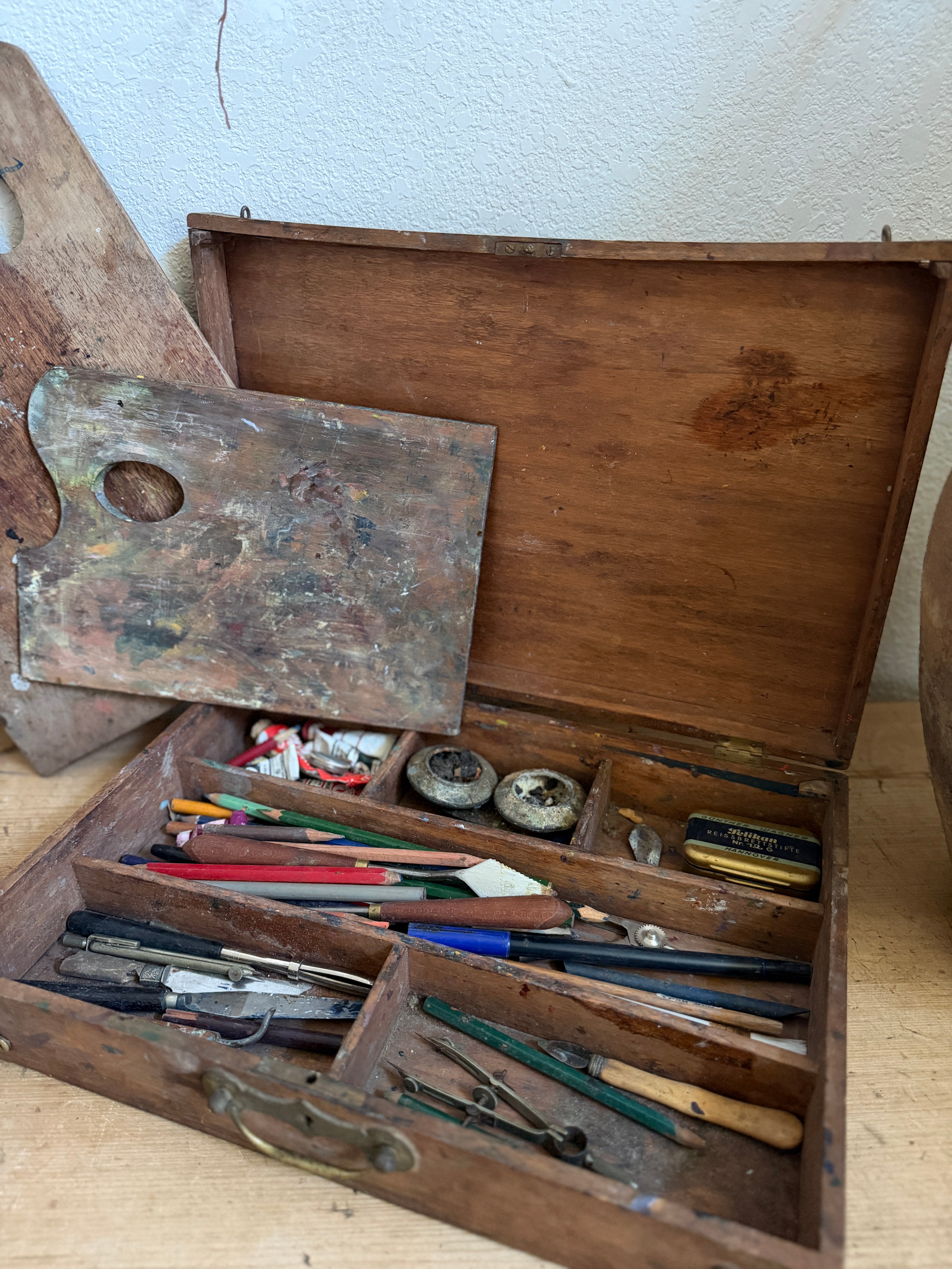 French painters box with 2 palettes