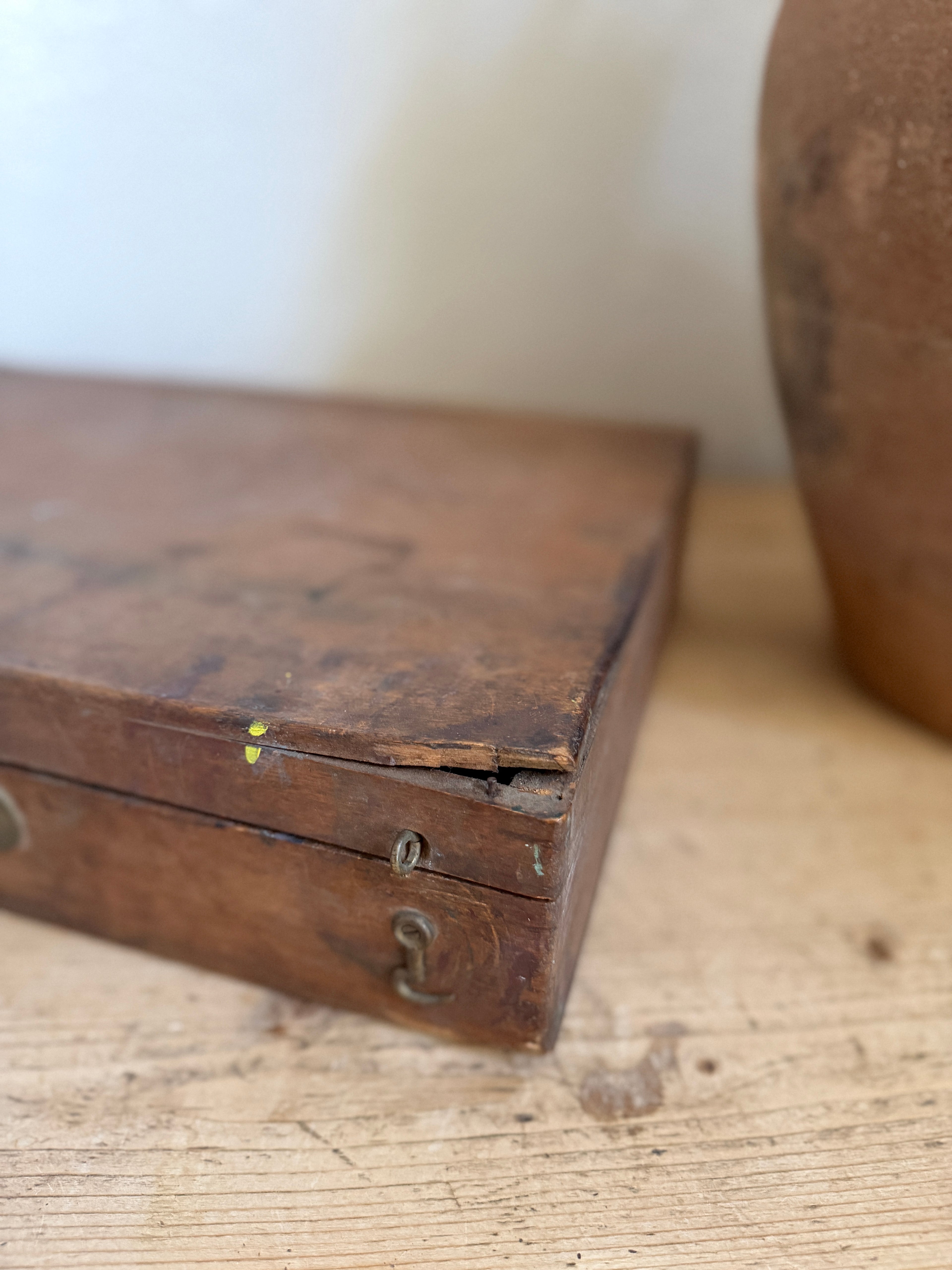 French painters box with 2 palettes